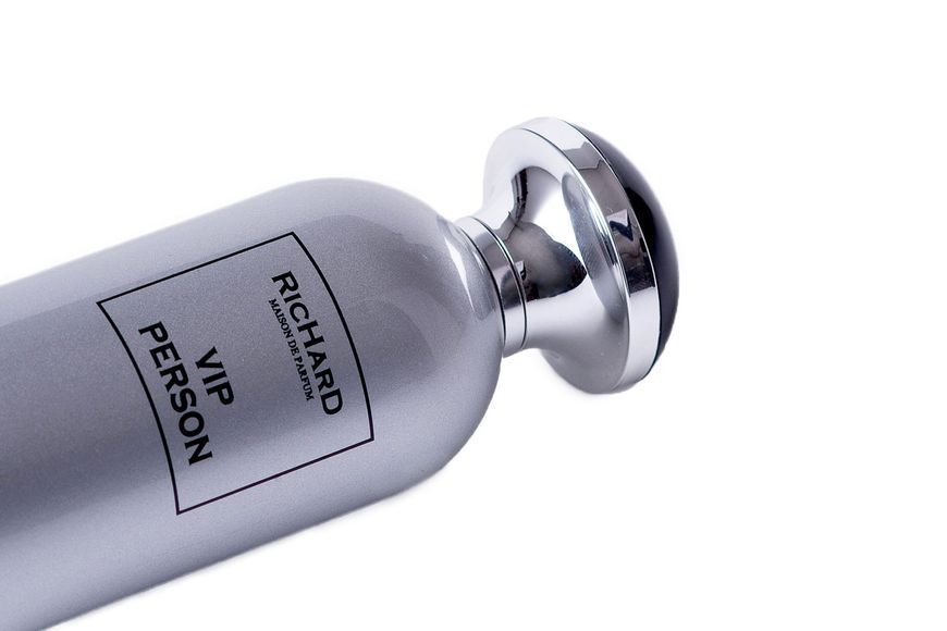 Richard VIP Person edp, Франція